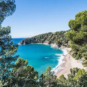 camping-cala-llevado.catalonia-hotels.com/